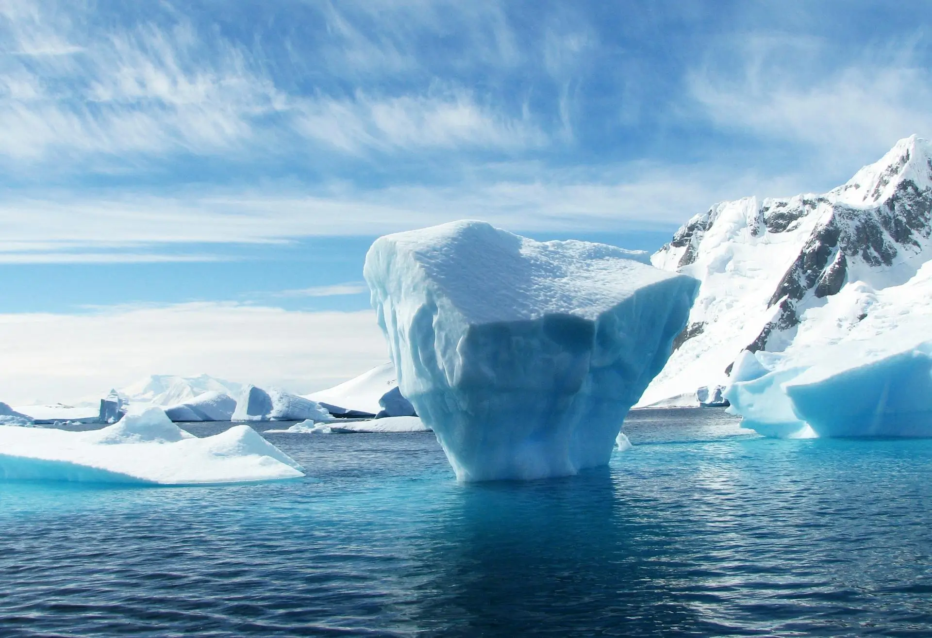 Yacht charter in the Arctic